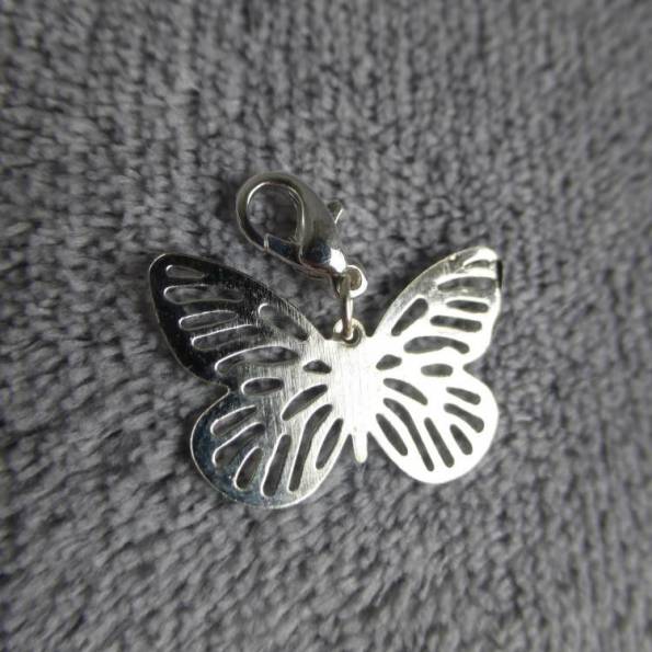 Mousqueton charms papillon filigrané - thème animaux