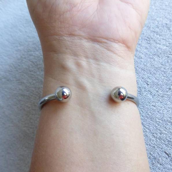 Bracelet Médaille Gravée "Merci Maitresse" - Couleurs au choix