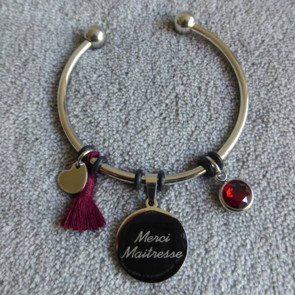 Bracelet Médaille Gravée "Merci Maitresse" - Couleurs au choix